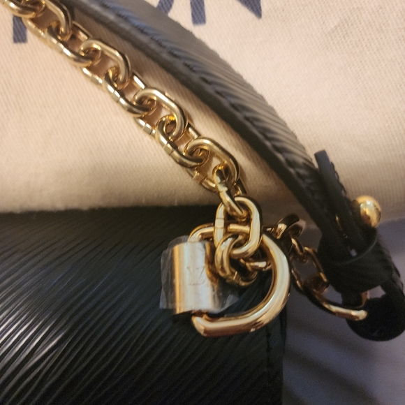 ‼️SOLD‼️Louis Vuitton LV Twist MM Black Shoulder/Crossbody Bag - Picture 12 of 12